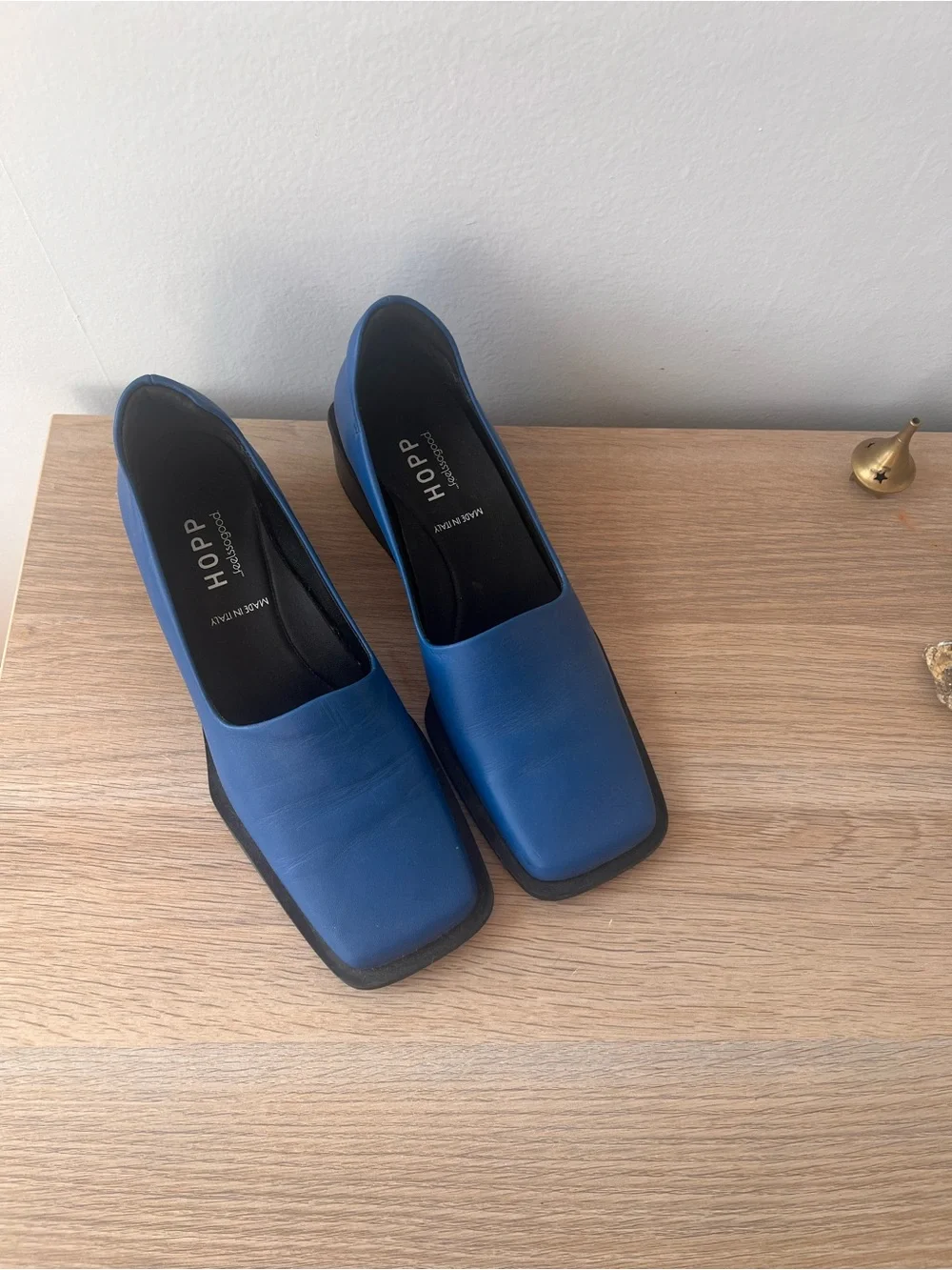 Hopp Studios Blue Square-Toe Leather Pumps
